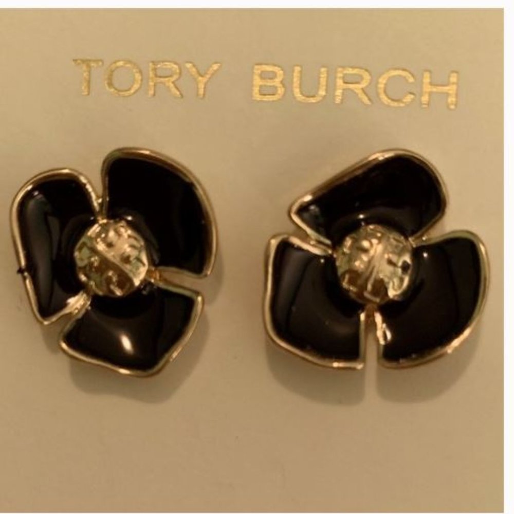 Tory Burch golden & black flower double T logo in the center stud earrin…